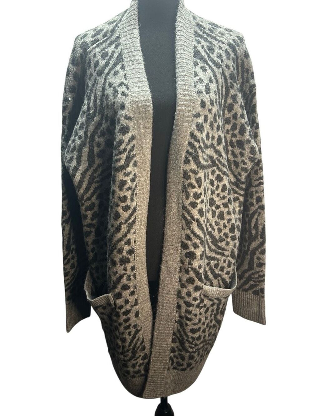 Falls Creek Women's L/XL Gray Animal Print Open Front Cardigan Sweater Pockets